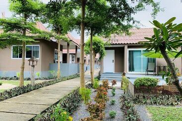 هتل Bella Vista Beach Resort Koh Lipe