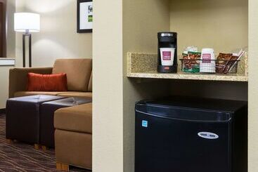هتل Comfort Suites Dubois