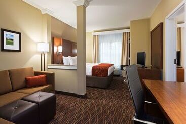 هتل Comfort Suites Dubois