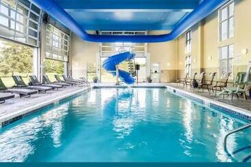 هتل Comfort Suites Dubois