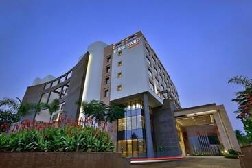هتل Courtyard By Marriott Raipur