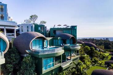 هتل Crest Resort & Pool Villas   Sha Extra Plus