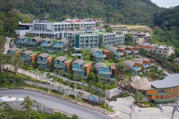 هتل Crest Resort & Pool Villas   Sha Extra Plus
