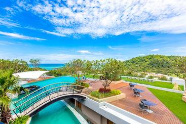 هتل Crest Resort & Pool Villas   Sha Extra Plus