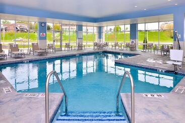 هتل Holiday Inn Express & Suites Madison, An Ihg
