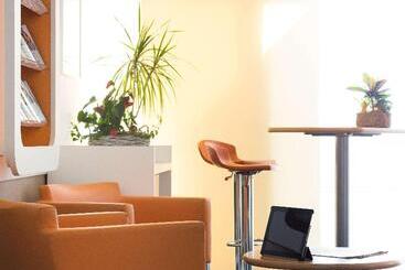 בית מלון כפרי Ibis Budget Lausanne Bussigny