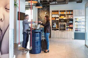 בית מלון כפרי Ibis Budget Lausanne Bussigny