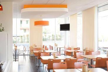 בית מלון כפרי Ibis Budget Lausanne Bussigny