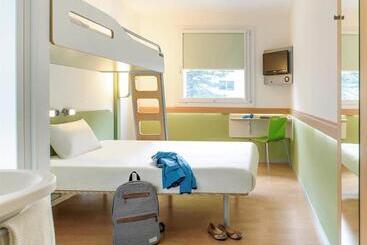 בית מלון כפרי Ibis Budget Lausanne Bussigny