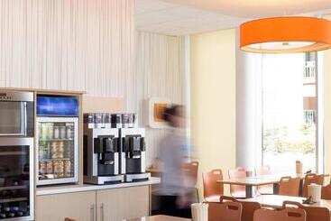 בית מלון כפרי Ibis Budget Lausanne Bussigny