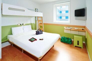 هتل Ibis Budget Velizy