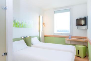 هتل Ibis Budget Velizy