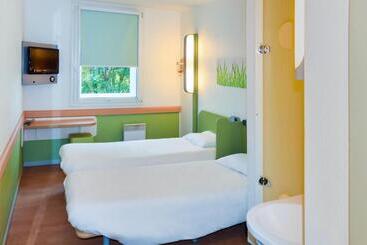 هتل Ibis Budget Velizy