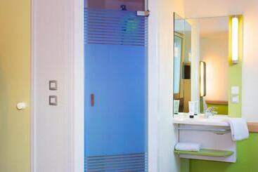 هتل Ibis Budget Velizy