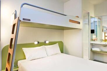 هتل Ibis Budget Velizy