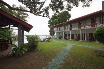 هتل Oak Ray Lake Resort