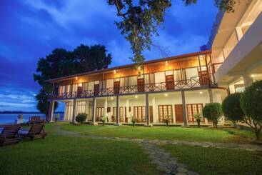 هتل Oak Ray Lake Resort