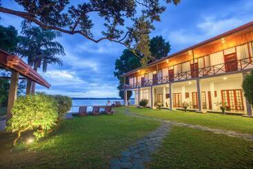 هتل Oak Ray Lake Resort