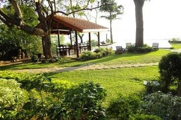 هتل Oak Ray Lake Resort
