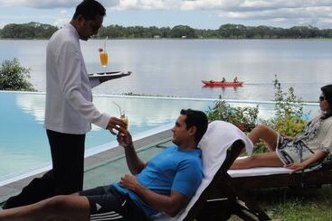 هتل Oak Ray Lake Resort