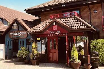 Peartree Lodge Waterside - Milton Keynes