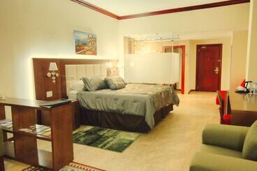 هتل Ramada By Wyndham Princess Georgetown