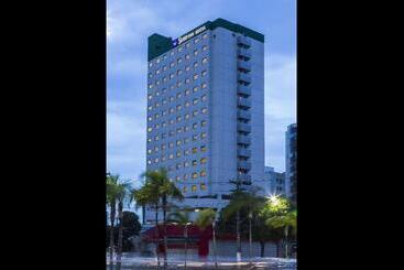 هتل Sleep Inn Praia Do Canto