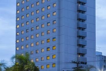 هتل Sleep Inn Praia Do Canto