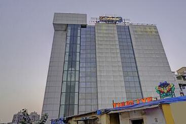 בית מלון כפרי Treebo De Grandeur Anand Nagar