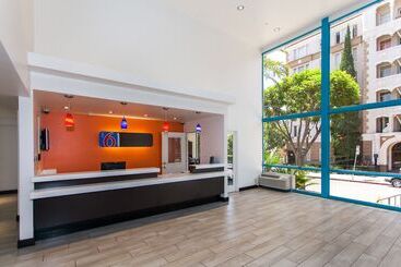 Motel 6 Hollywood
