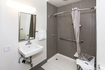 Motel 6 Hollywood