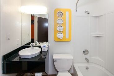 Motel 6 Hollywood