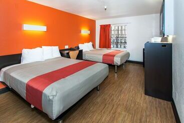 Motel 6 Hollywood