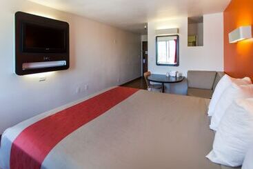 Motel 6 Hollywood