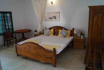 پانسیون Embiente Guest House
