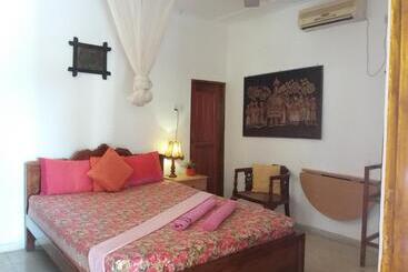 پانسیون Embiente Guest House