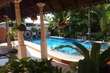 پانسیون Embiente Guest House