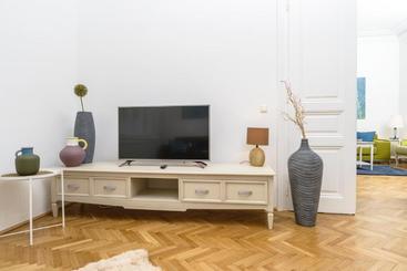 Senator Suite Stephansplatz By Welcome2vienna