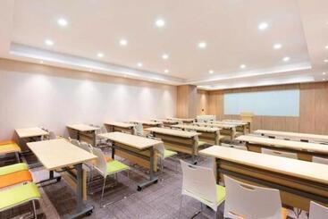 Hanting Premium Hotel Dalian Gaoxin Wanda Plaza
