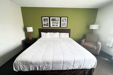 هتل Ramada By Wyndham Jackson Ms