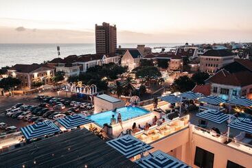 Elements Hotel & Shops