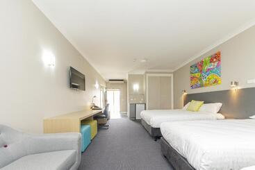 Club Cowra Motel