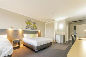 Club Cowra Motel