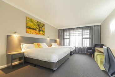 Club Cowra Motel