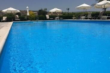 Himonas Apartments