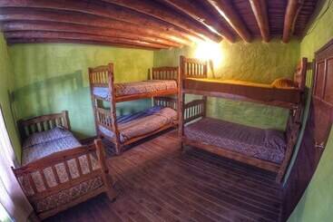 مسافرخانه Posada St Cruz Creel