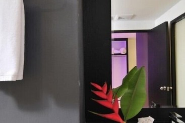 هتل At 24 Boutique