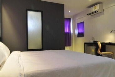 هتل At 24 Boutique