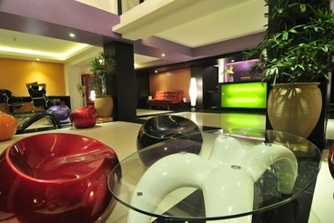 هتل At 24 Boutique