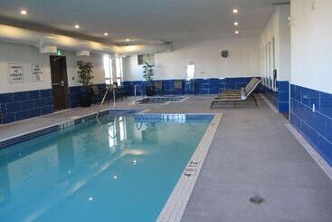 هتل Best Western Plus Moosomin